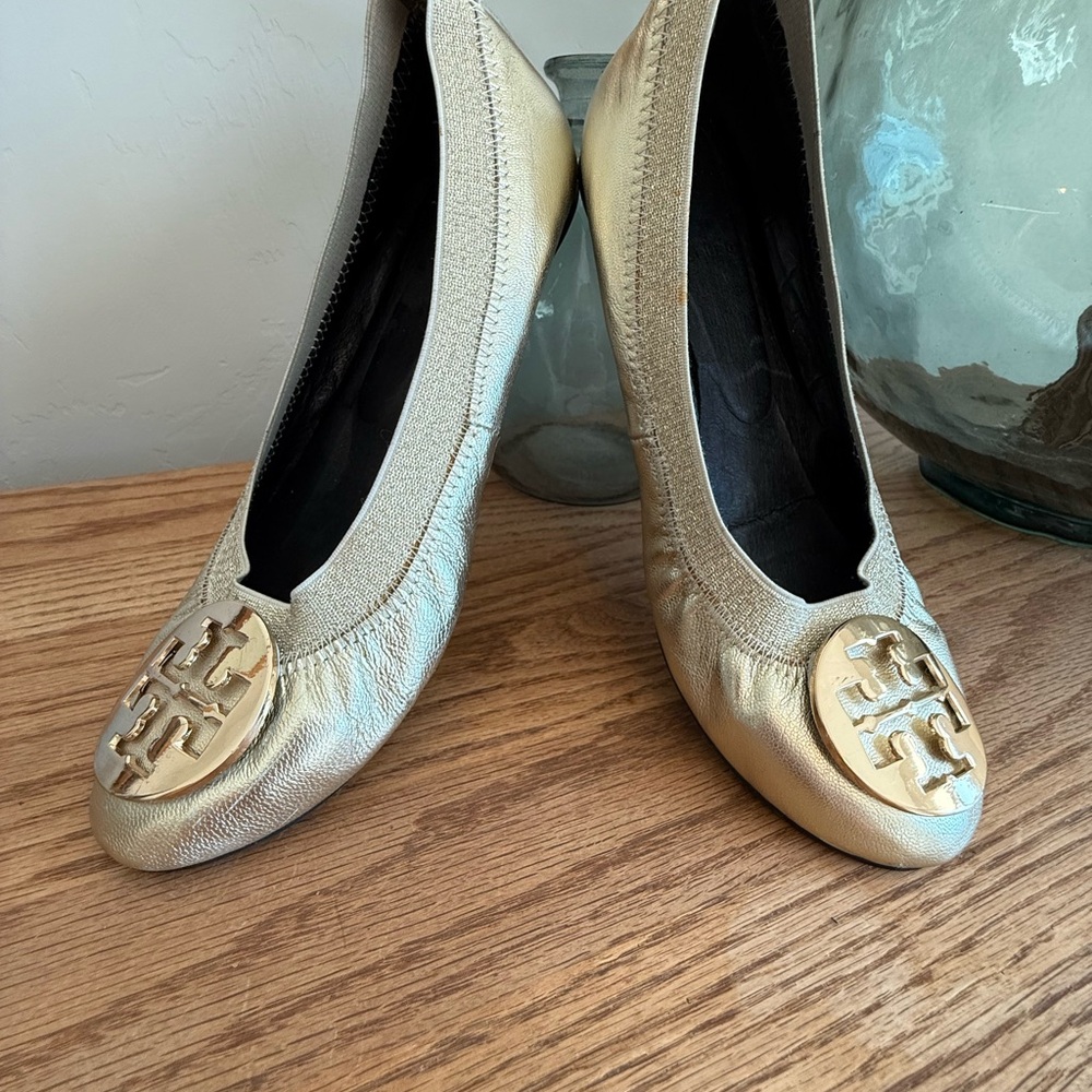 Tory Burch Caroline Gold flats size 7